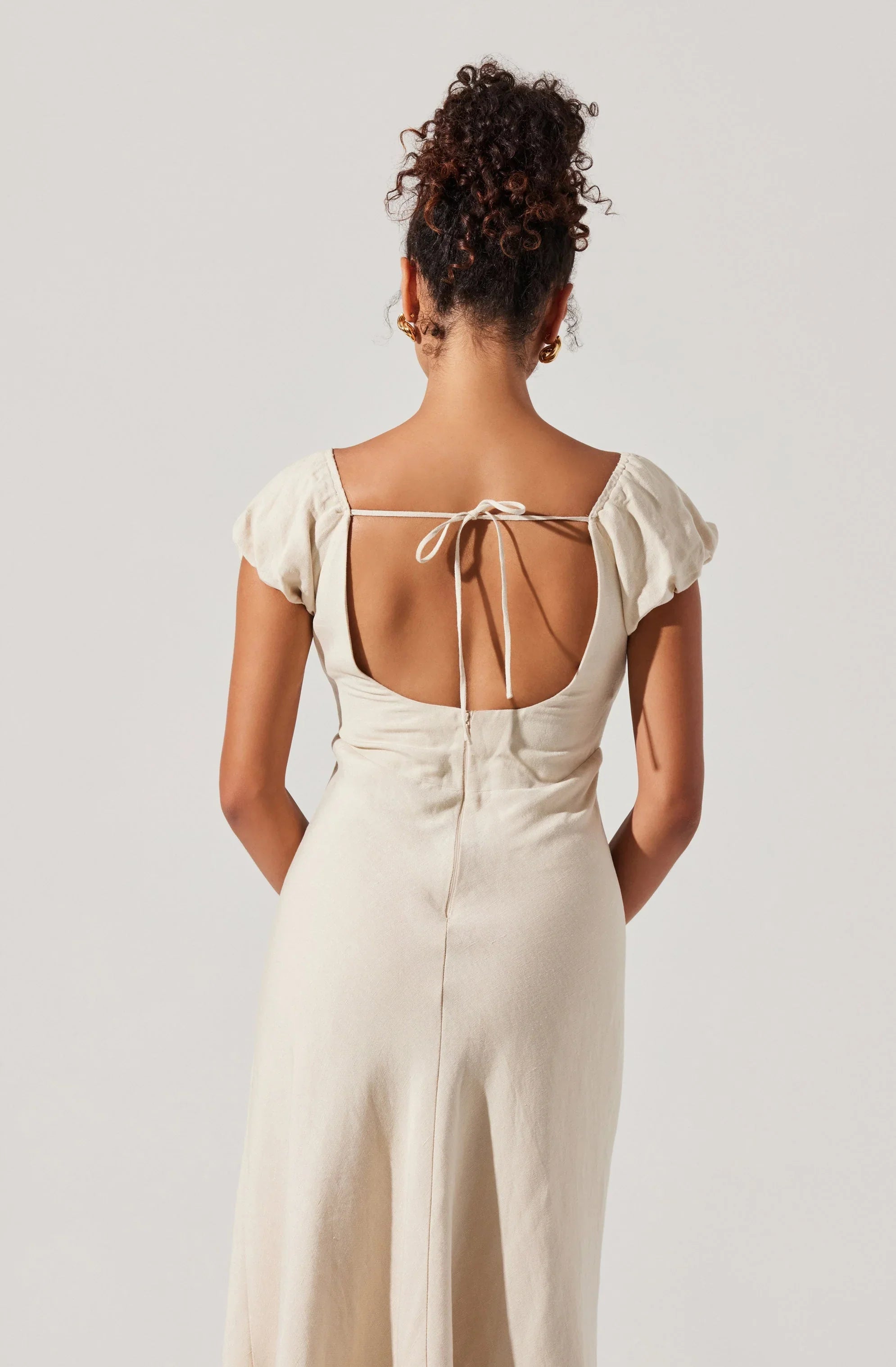 Leocadia Embroidered Puff Sleeve Midi Dress