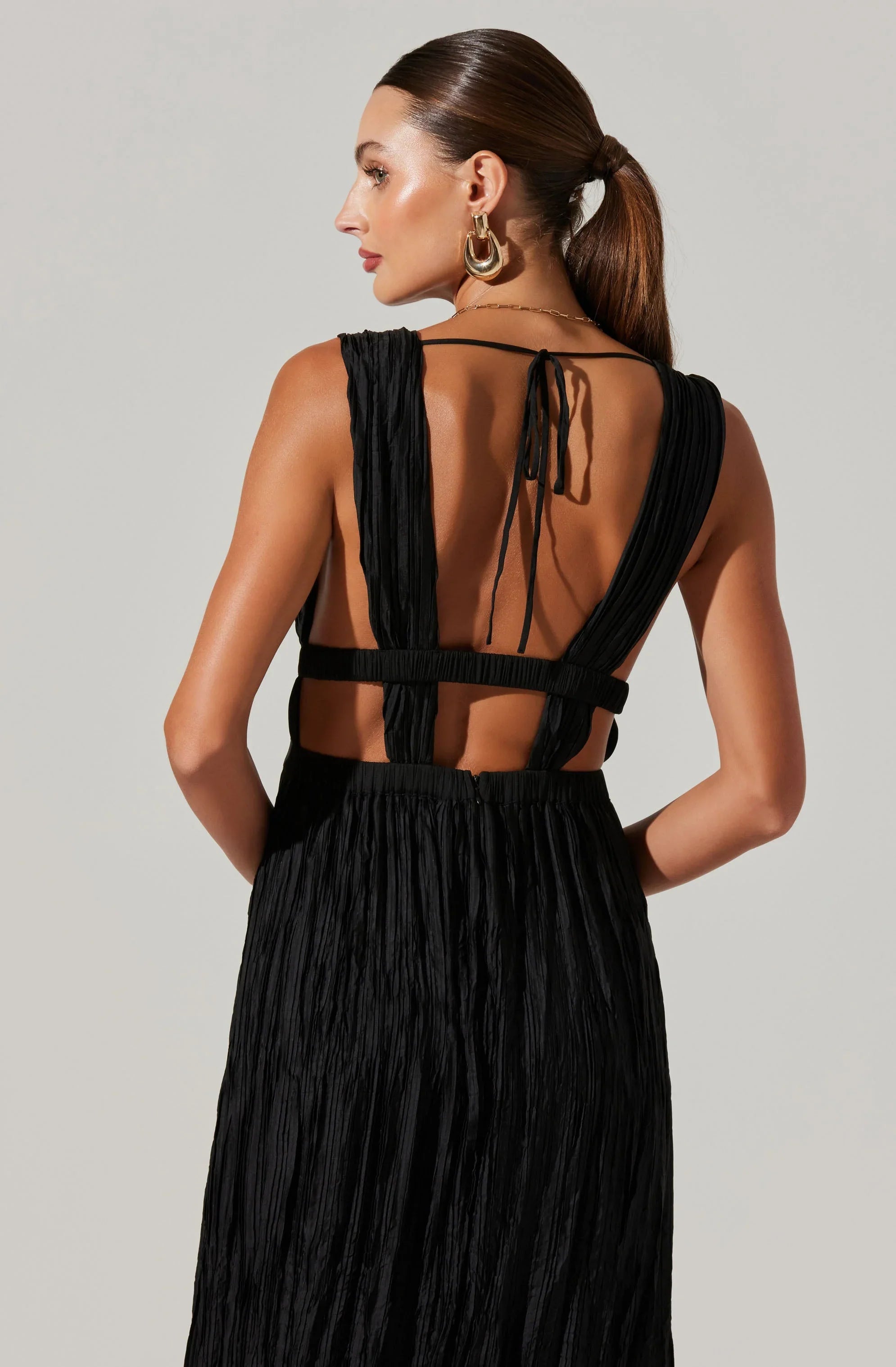 Tesni Pleated Maxi Dress